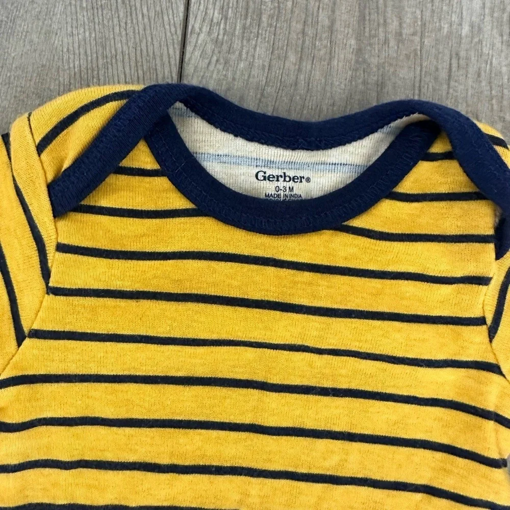 Gerber & Carter’s0-3 Month Baby Boy matching outfit set